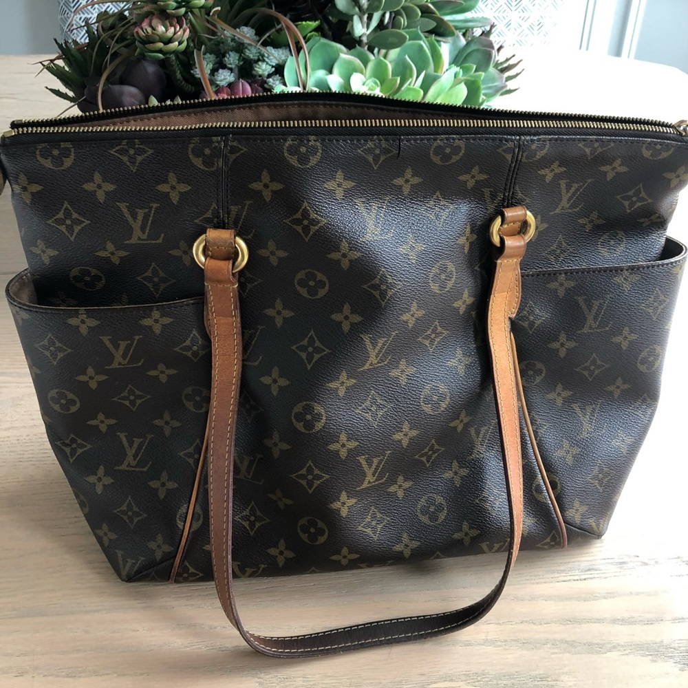 Authentic Louis Vuitton Totally Bag